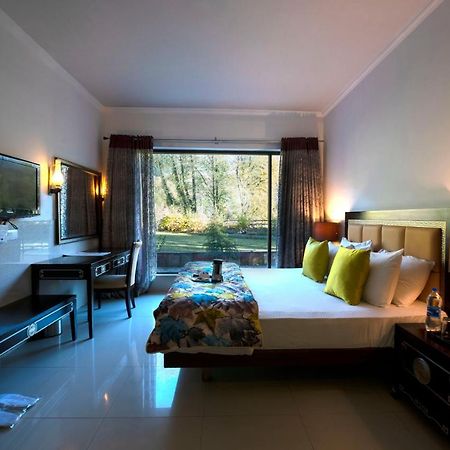 Mastiff Grand Manali Resort Exterior foto
