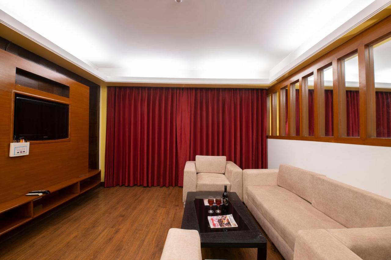 Mastiff Grand Manali Resort Exterior foto