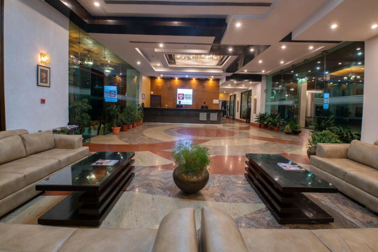 Mastiff Grand Manali Resort Exterior foto