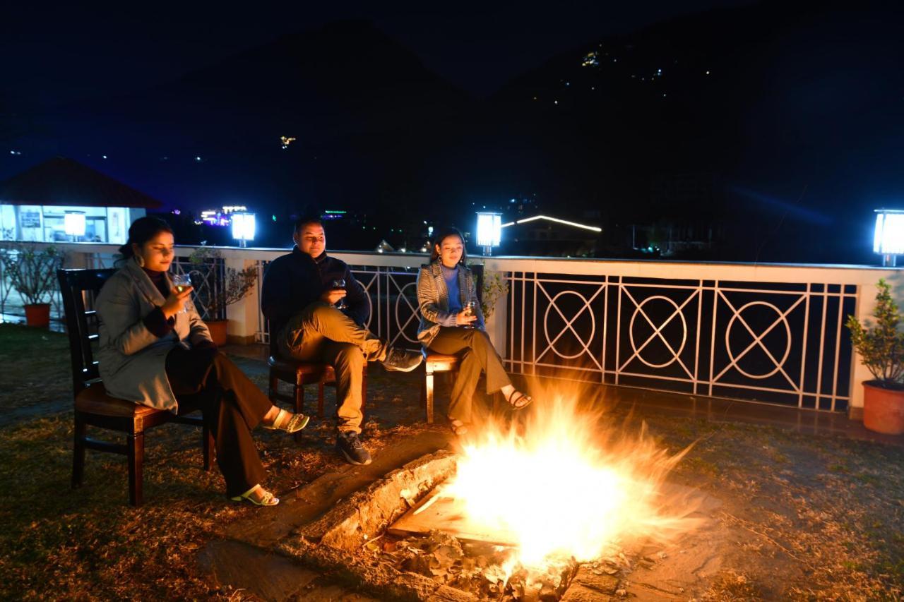 Mastiff Grand Manali Resort Exterior foto